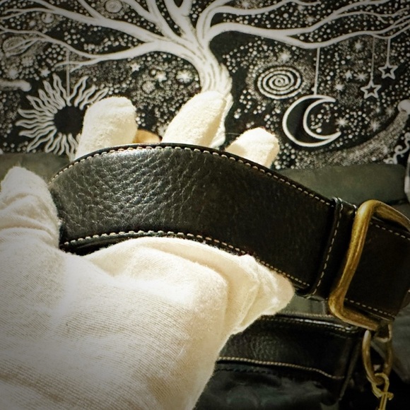 Vintage Coach soho shoulder Bag Black with Gold Accents - Picture 13 of 17